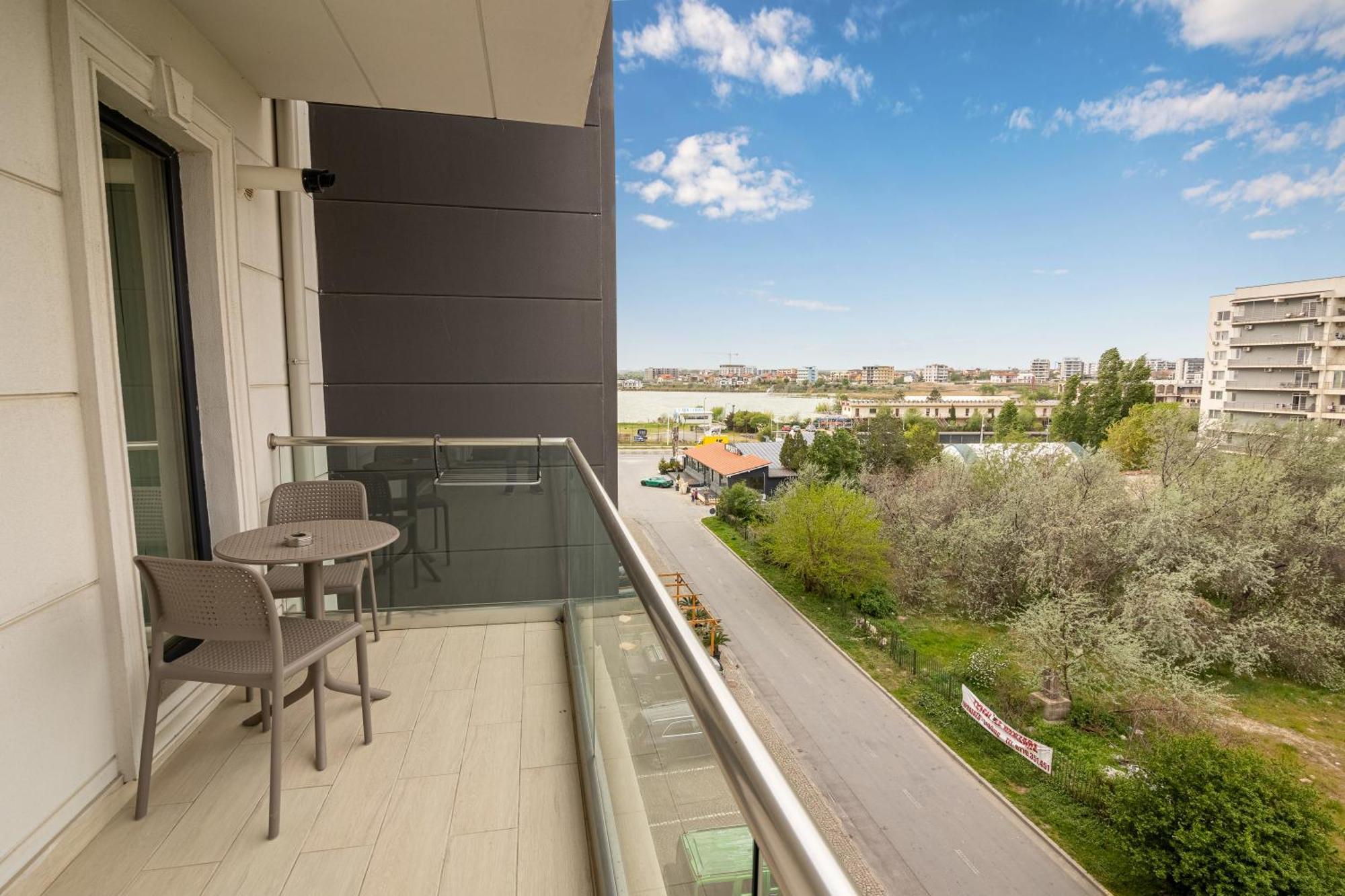 Miramare Residence Aparthotel Năvodari Extérieur photo